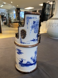 Pipe &agrave; eau en porcelaine de Vietnam &agrave; monture en cuivre, 19&egrave;me