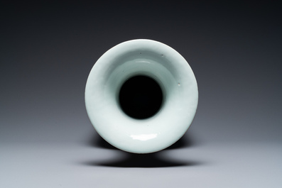 Vase en porcelaine de Chine qianjiang cai, marque de Ma Qing Yun 馬慶雲, dat&eacute; 1920