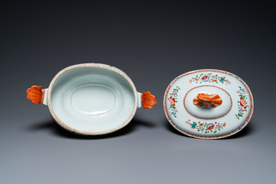 Terrine couverte et sous-plat en porcelaine de Chine famille rose, Qianlong