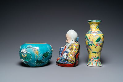 A varied collection of Chinese famille rose and qianjiang cai porcelain, 19/20th C.