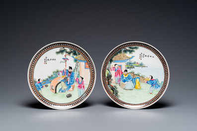 Deux plats en porcelaine de Chine famille rose, sign&eacute;s Zou Yunzhen 鄒雲珍, 20&egrave;me