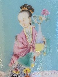 Bol en porcelaine de Chine famille rose &agrave; fond turquoise, marque et possiblement &eacute;poque de Yongzheng