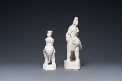 Deux sculptures de Guanyin et d'un marchand sogdien sur &eacute;l&eacute;phants en porcelaine blanche de Chine de Dehua, Kangxi