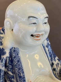Een Chinese blauw-witte Boeddha, Wei Hong Tai Zao 魏洪泰造 merk, Republiek