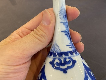 Zes Chinese blauw-witte sprenkelaars voor rozenwater, Kangxi