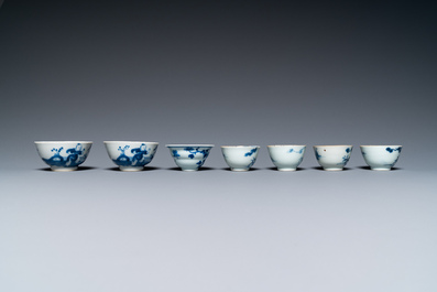 14 stukken theegoed in Chinees blauw-wit porselein, Kangxi en later