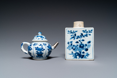 14 stukken theegoed in Chinees blauw-wit porselein, Kangxi en later