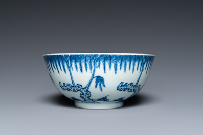 A Chinese blue and white 'Bleu de Hue' bowl for the Vietnamese market, Ngoạn ngọc 玩玉 mark, 19th C.