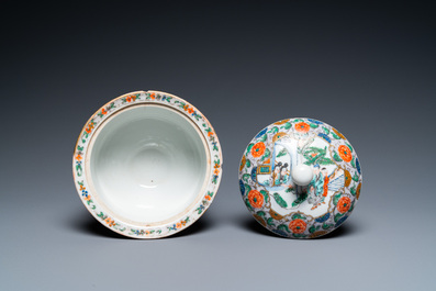 17 pieces from a Chinese Canton famille verte tea service, 19th C.