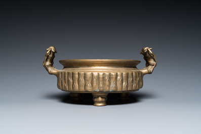 A Vietnamese bamboo-simulating bronze tripod censer, 19th C.