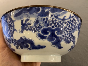 Een Chinese blauw-witte 'Bleu de Hue' kom voor de Vietnamese markt, Gia Lạc  嘉樂 merk, ca. 1820-40