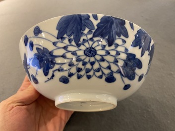 Bol en porcelaine de Chine 'Bleu de Hue' pour le Vietnam, marque Nhược th&acirc;m tr&acirc;n t&agrave;ng 若深珍藏, 19&egrave;me