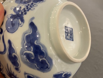 Een Chinese blauw-witte 'Bleu de Hue' kom voor de Vietnamese markt, Gia Lạc  嘉樂 merk, ca. 1820-40