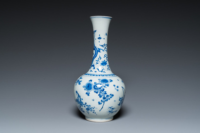 A Chinese blue and white bottle vase with a dragon on the neck, Transitional period