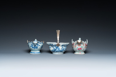 Verseuse couverte, bol &agrave; anse en argent et deux sauci&egrave;res en porcelaine de Chine, Kangxi/Qianlong