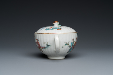 Th&eacute;i&egrave;re couverte en porcelaine de Chine famille rose figurant un &eacute;l&eacute;phant, marque et &eacute;poque de Tongzhi