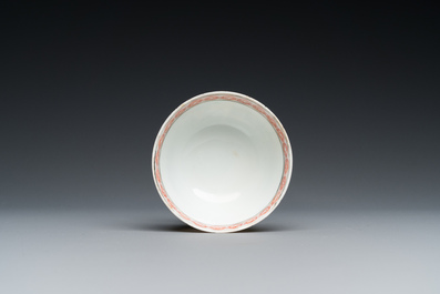 Tasse et soucoupe en porcelaine de Chine famille rose, Yongzheng