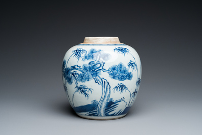 Een Chinese blauw-witte 'drie vrienden van de winter' pot, Kangxi