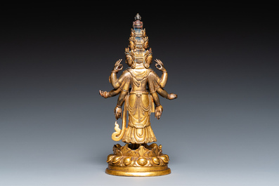 Statue d'Avalokitesvara en bronze dor&eacute;, Sino-Tibet, probablement 19&egrave;me