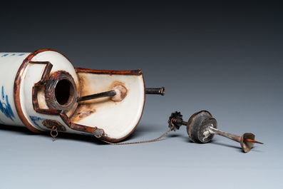 A Vietnamese copper-mounted blue and white water pipe, 19th C.