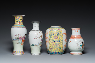 Quatre vases en porcelaine de Chine famille rose, 20&egrave;me