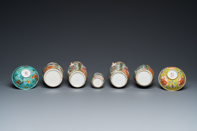 Eight Chinese Canton famille rose vases, two Nanking vases and two famille rose bowls, 19/20th C.