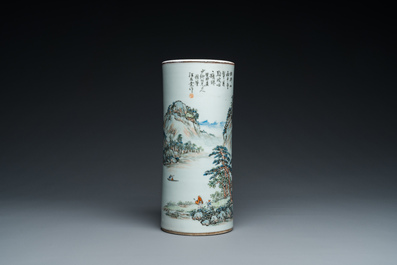 Porte-chapeau en porcelaine de Chine qianjiang cai, sign&eacute; Wang You Tang 汪友棠 et dat&eacute; 1903