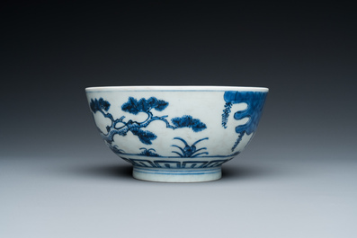 Een Chinese blauw-witte 'Bleu de Hue' kom voor de Vietnamese markt, Thường t&acirc;m lạc sự  賞心樂事 merk, ca. 1830