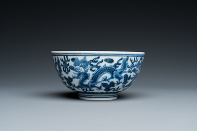 Een Chinese blauw-witte 'Bleu de Hue' kom voor de Vietnamese markt, Gi&aacute;p T&iacute; merk, ca. 1804