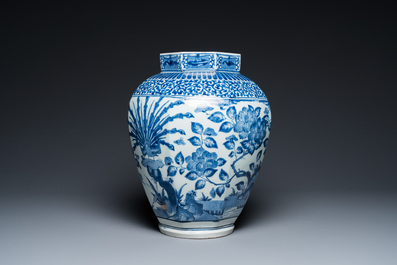 An octagonal Japanese blue and white Arita 'peacocks' vase, Edo, 17/18th C.