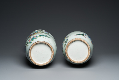 A pair of Chinese famille rose vases with two-sided design, 19/20th C.