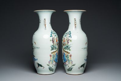 A pair of Chinese famille rose vases with two-sided design, 19/20th C.