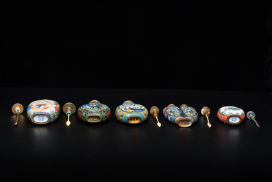 Eleven Chinese Canton enamel, cloisonn&eacute;, silver and other metal snuff bottles, 19/20th C.