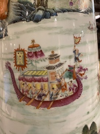 Grand vase de forme 'hu' en porcelaine de Chine famille rose &agrave; d&eacute;cor d'une sc&egrave;ne fluviale, marque de Qianlong, R&eacute;publique