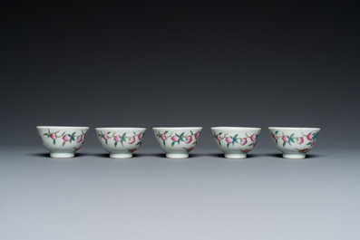 Five Chinese famille rose 'nine peaches' bowls and a balsam pear plate, Ju Ren Tang 居仁堂製 mark, 19/20th C.