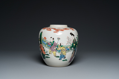 A Chinese famille verte jar with wooden cover and stand, 19th C.