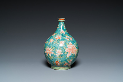 A Dutch-decorated Japanese Arita apothecary flask monogrammed PDR, Edo, 17th C.
