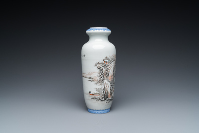 Een Chinese polychrome 'winterlandschap' vaas, gesigneerd He Xuren 何許人, gedateerd 1934