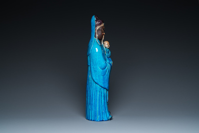 Grand dieu d'&eacute;toiles 'Fuxing' en porcelaine de Chine &agrave; &eacute;mail turquoise et laque rouge, 18/19&egrave;me