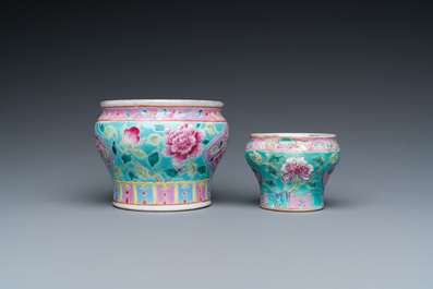 Deux bols en porcelaine de Chine famille rose pour le march&eacute; Straits ou Peranakan, 19&egrave;me