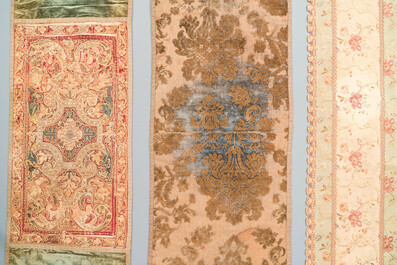 Collection de textiles en partie aux fils m&eacute;talliques, Europe de l'Ouest, 17&egrave;me et post&eacute;rieur