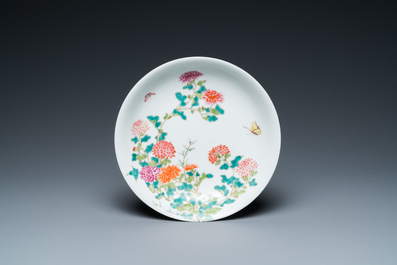 A Chinese famille rose plate and a jardini&egrave;re, Yongzheng and Hongxian mark, Republic