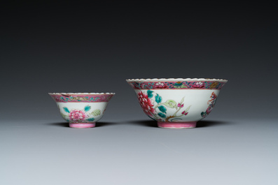 21 pi&egrave;ces en porcelaine de Chine famille rose pour le march&eacute; Straits ou Peranakan, 19&egrave;me