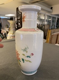 Vase de forme rouleau en porcelaine de Chine famille rose, marque de Daoguang, 19&egrave;me