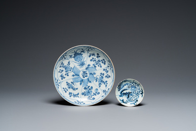 16 pi&egrave;ces en porcelaine de Chine en bleu et blanc, Kangxi/Qianlong