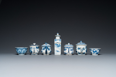 16 Chinese blue and white wares, Kangxi/Qianlong