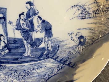 Assiette en porcelaine de Chine en bleu et blanc &agrave; d&eacute;cor d'une sc&egrave;ne de rivi&egrave;re, Yongzheng