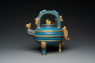 Grande verseuse &agrave; vin tripode et son couvercle en &eacute;maux cloisonn&eacute;s, Chine, 19/20&egrave;me