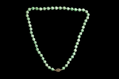 Collection de bijoux en or mont&eacute; de jade, Chine, 20&egrave;me