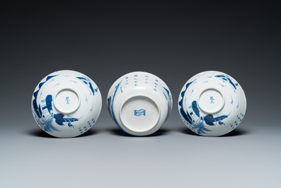 Three Chinese blue and white 'Bleu de Hue' bowls and two dishes for the Vietnamese market, 19th C.